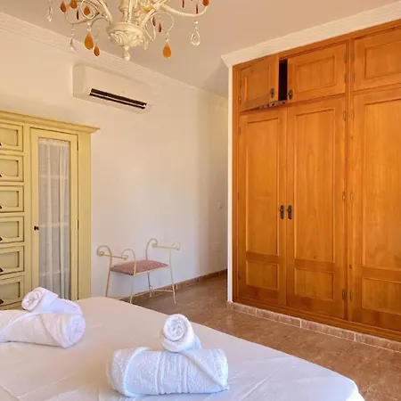 בית נופש Mit Privatpool Fuer 6 Personen Ca 250 Qm In Nerja, Andalusien Costa Del Sol *