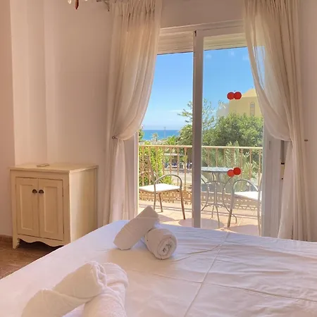 Mit Privatpool Fuer 6 Personen Ca 250 Qm In Nerja, Andalusien Costa Del Sol בית נופש *