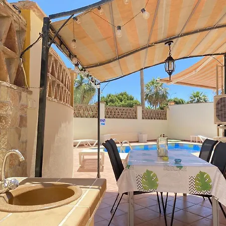 Mit Privatpool Fuer 6 Personen Ca 250 Qm In Nerja, Andalusien Costa Del Sol בית נופש נרחה
